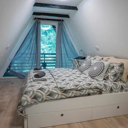 Апартаменты Tarcin Forest A Frame