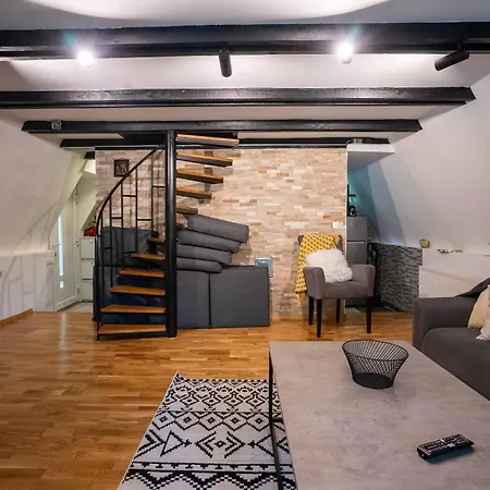 Апартаменты Tarcin Forest A Frame